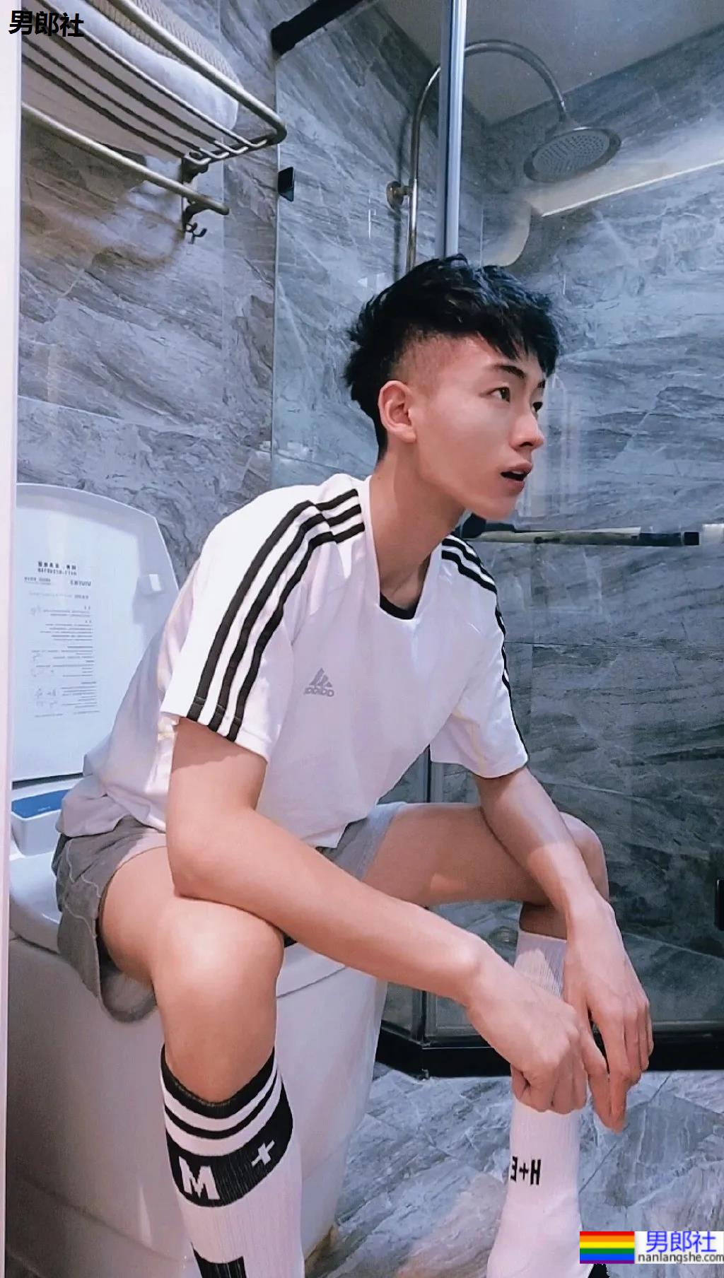 清爽球服白祙小哥，你心动了吗？ - 51虹马