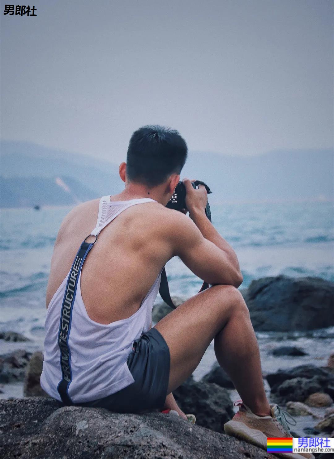 22岁散打帅哥拍写真，这下实力藏不住了 - 51虹马