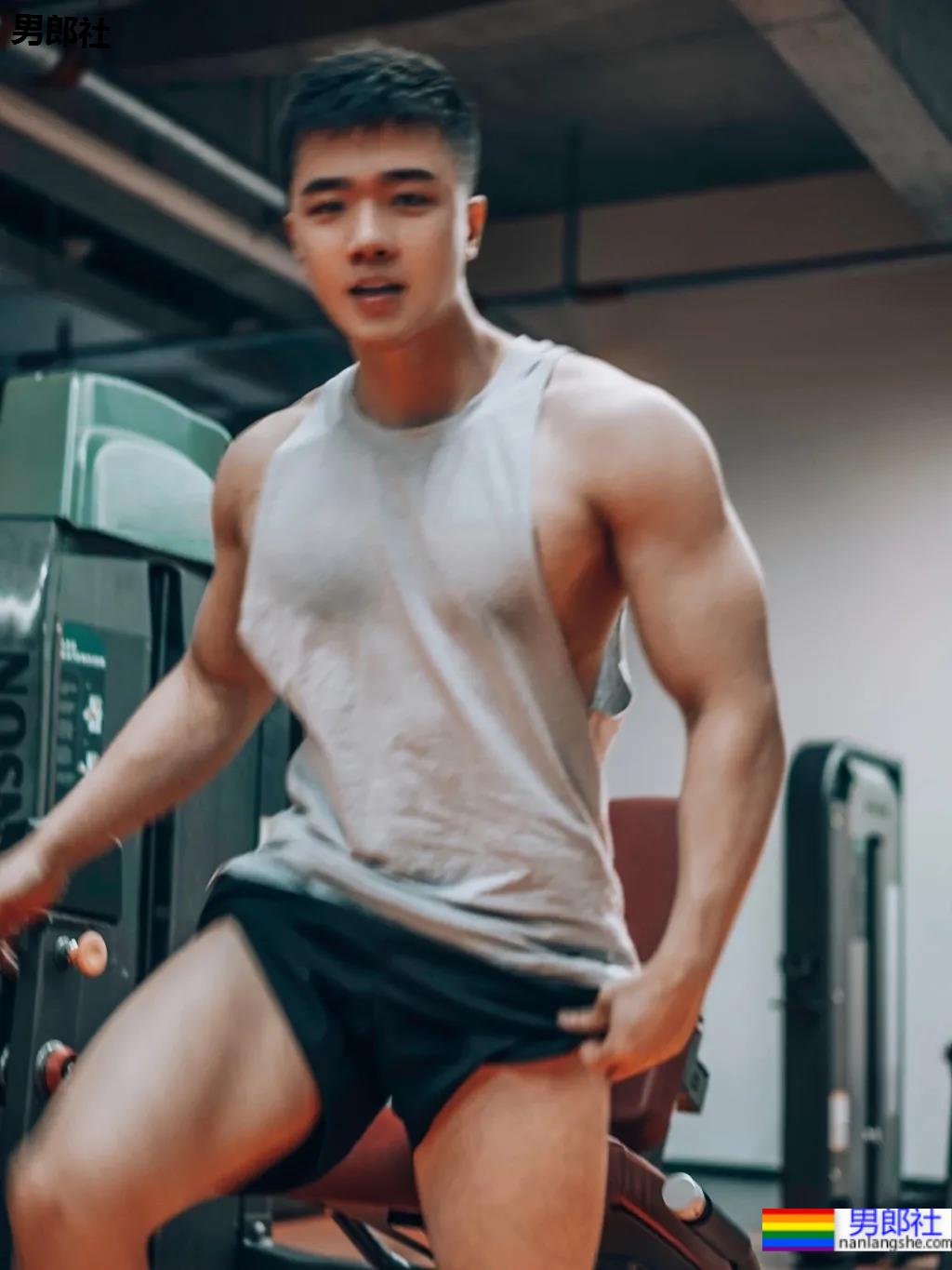 犬系腱子肉小狼狗约你去爬山，你敢去吗？ - 51虹马