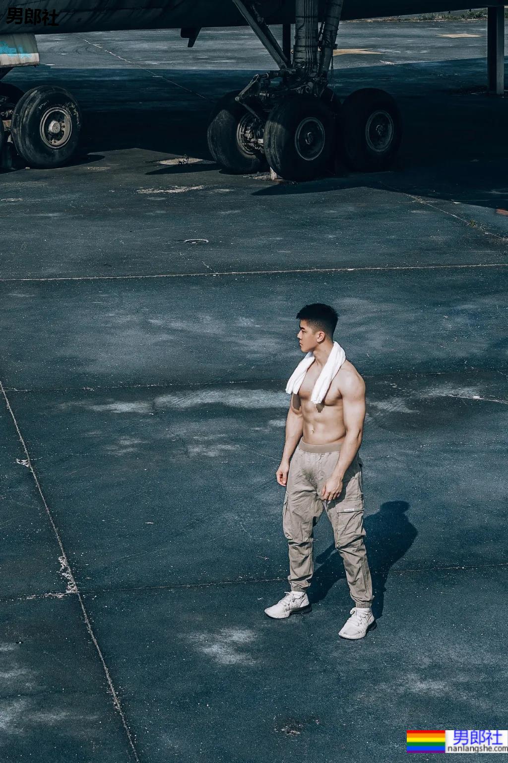 犬系腱子肉小狼狗约你去爬山，你敢去吗？ - 51虹马