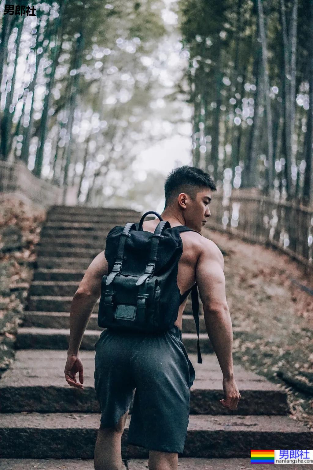 犬系腱子肉小狼狗约你去爬山，你敢去吗？ - 51虹马