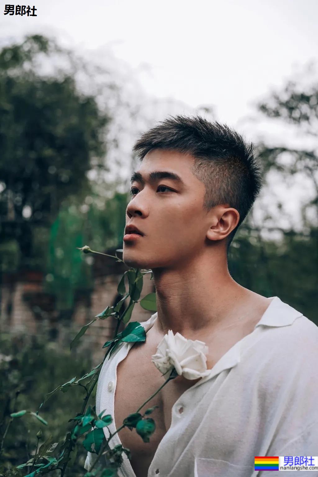 犬系腱子肉小狼狗约你去爬山，你敢去吗？ - 51虹马