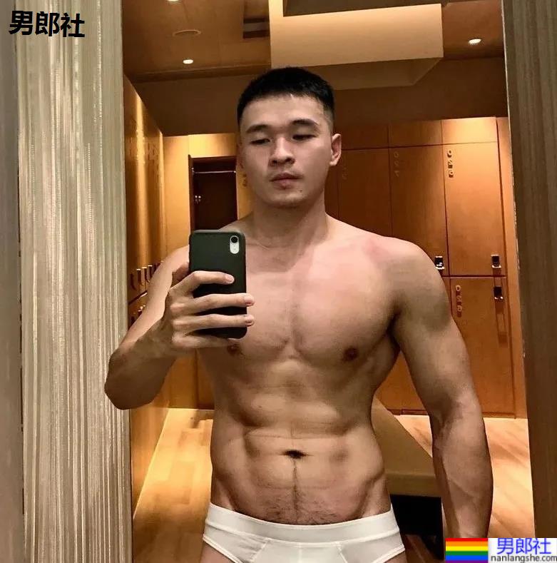 成都新晋1哥肌肉照爆红推特，外国网友们都看馋了！ - 51虹马