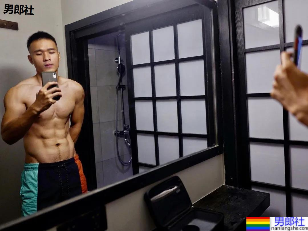 成都新晋1哥肌肉照爆红推特，外国网友们都看馋了！ - 51虹马