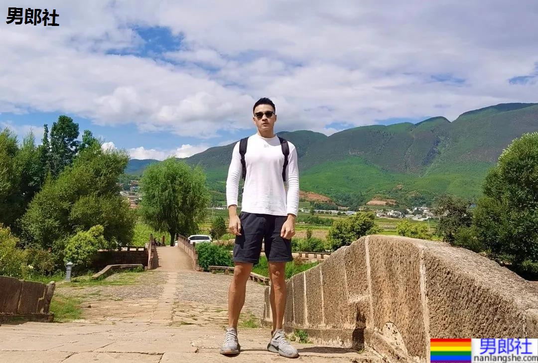 成都新晋1哥肌肉照爆红推特，外国网友们都看馋了！ - 51虹马