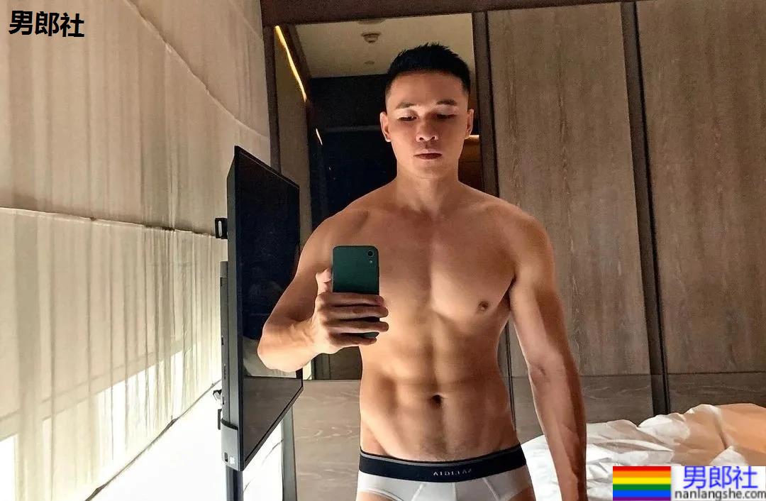 成都新晋1哥肌肉照爆红推特，外国网友们都看馋了！ - 51虹马