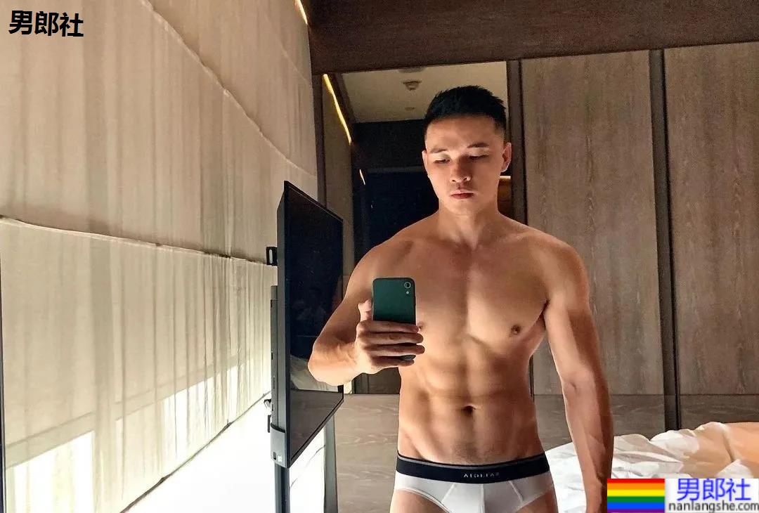 成都新晋1哥肌肉照爆红推特，外国网友们都看馋了！ - 51虹马