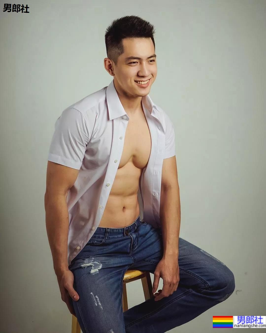 疯狂撞脸黄景瑜的6位高鼻梁肌肉帅哥,个个都是人间尤物! - 51虹马 疯狂撞脸黄景瑜的6位高鼻梁肌肉帅哥,个个都是人间尤物! - 51虹马