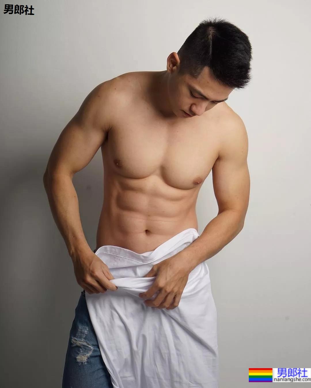 疯狂撞脸黄景瑜的6位高鼻梁肌肉帅哥,个个都是人间尤物! - 51虹马 疯狂撞脸黄景瑜的6位高鼻梁肌肉帅哥,个个都是人间尤物! - 51虹马