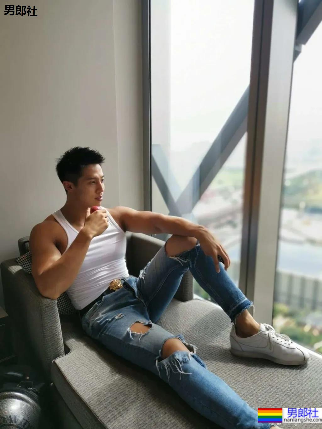 疯狂撞脸黄景瑜的6位高鼻梁肌肉帅哥,个个都是人间尤物! - 51虹马 疯狂撞脸黄景瑜的6位高鼻梁肌肉帅哥,个个都是人间尤物! - 51虹马