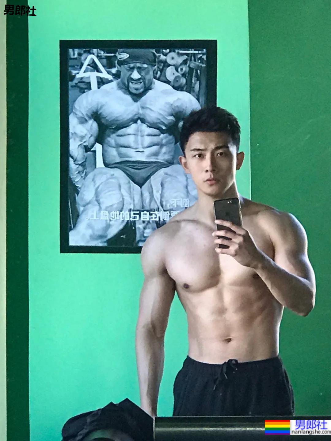 疯狂撞脸黄景瑜的6位高鼻梁肌肉帅哥,个个都是人间尤物! - 51虹马 疯狂撞脸黄景瑜的6位高鼻梁肌肉帅哥,个个都是人间尤物! - 51虹马