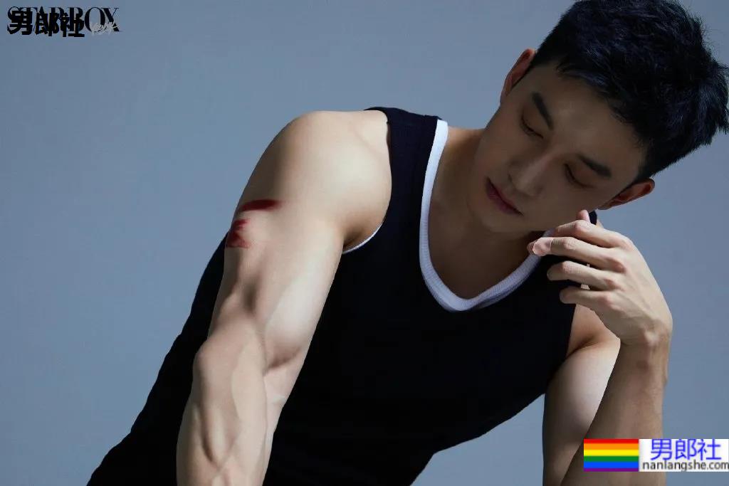 疯狂撞脸黄景瑜的6位高鼻梁肌肉帅哥,个个都是人间尤物! - 51虹马 疯狂撞脸黄景瑜的6位高鼻梁肌肉帅哥,个个都是人间尤物! - 51虹马