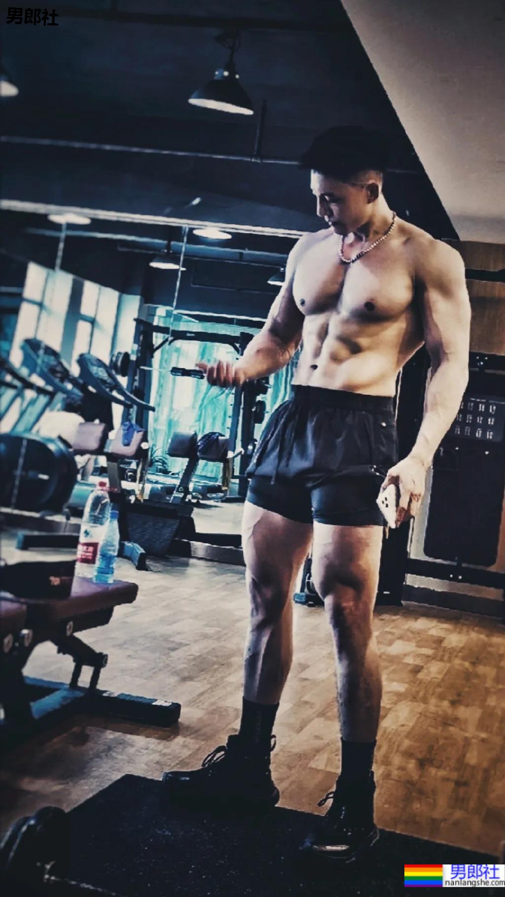 疯狂撞脸黄景瑜的6位高鼻梁肌肉帅哥,个个都是人间尤物! - 51虹马 疯狂撞脸黄景瑜的6位高鼻梁肌肉帅哥,个个都是人间尤物! - 51虹马