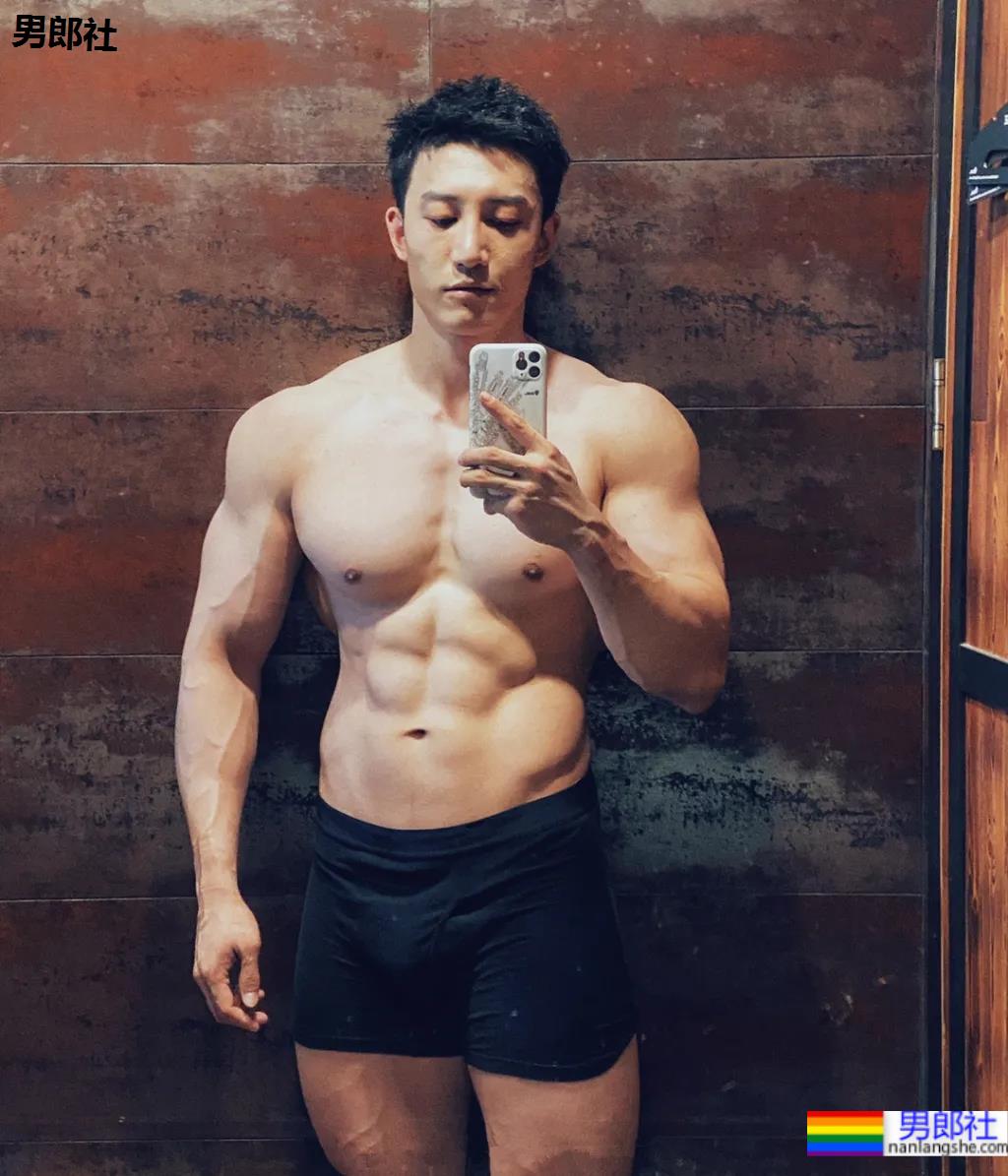 疯狂撞脸黄景瑜的6位高鼻梁肌肉帅哥,个个都是人间尤物! - 51虹马 疯狂撞脸黄景瑜的6位高鼻梁肌肉帅哥,个个都是人间尤物! - 51虹马