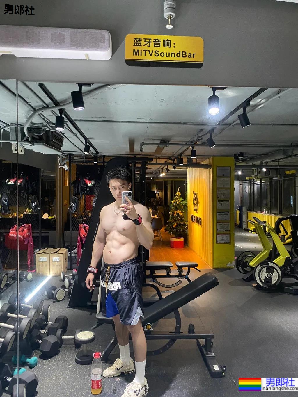 疯狂撞脸黄景瑜的6位高鼻梁肌肉帅哥,个个都是人间尤物! - 51虹马 疯狂撞脸黄景瑜的6位高鼻梁肌肉帅哥,个个都是人间尤物! - 51虹马