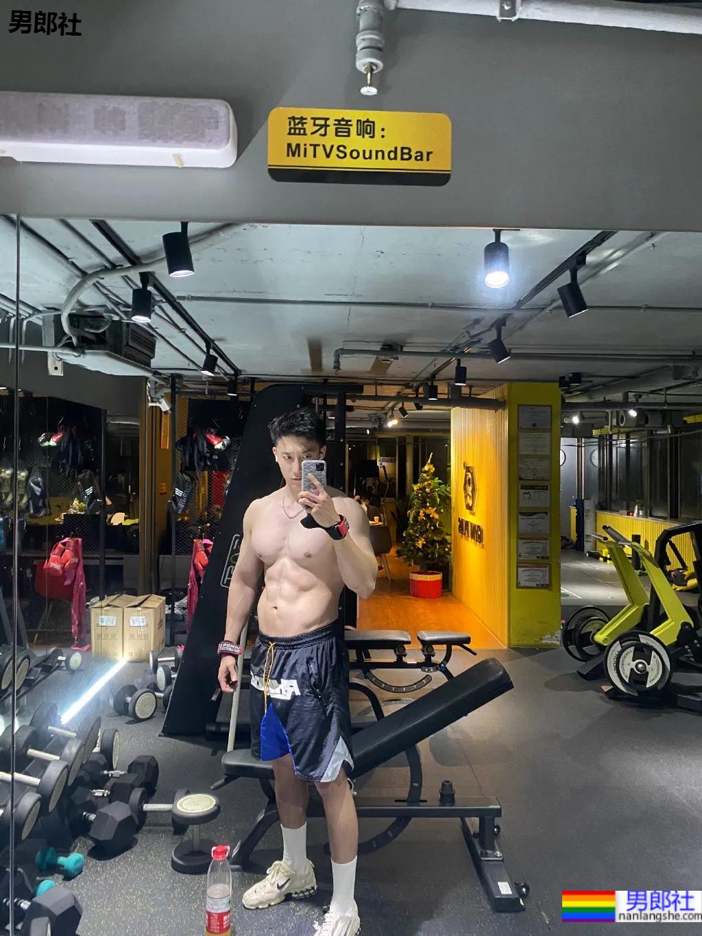 疯狂撞脸黄景瑜的6位高鼻梁肌肉帅哥,个个都是人间尤物! - 51虹马 疯狂撞脸黄景瑜的6位高鼻梁肌肉帅哥,个个都是人间尤物! - 51虹马