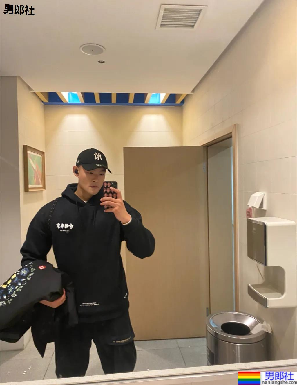 190CM寸头数学老师又高又壮，荷尔蒙爆棚了！ - 51虹马