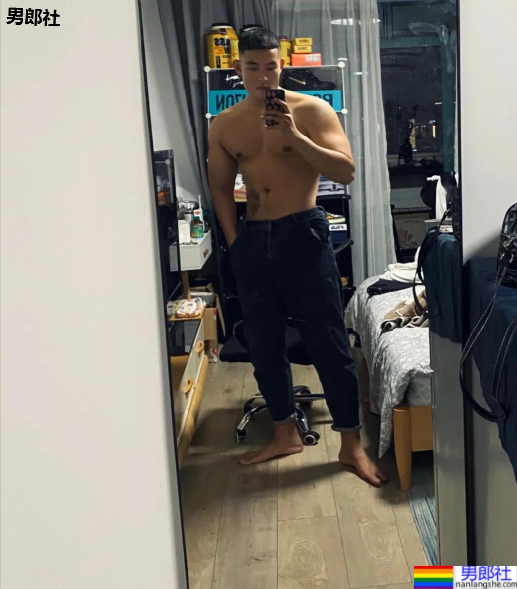 190CM寸头数学老师又高又壮，荷尔蒙爆棚了！ - 51虹马