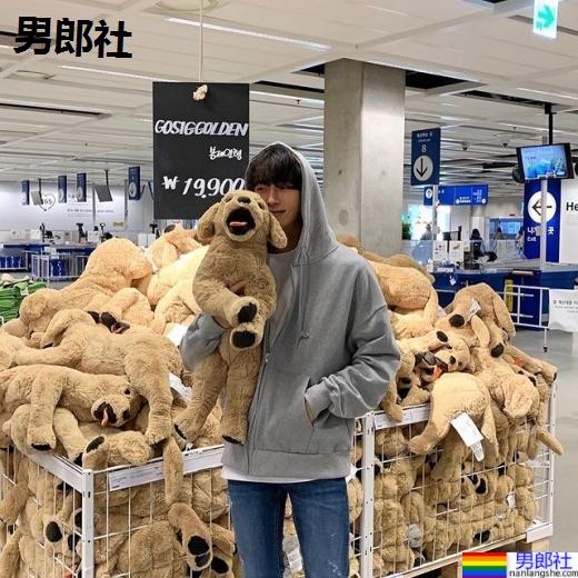 韩国国民男友笑容宛如甜点，暖心暖手带著边吃边走：최대수 - 51虹马