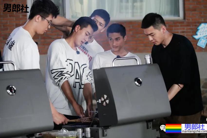 绵阳中学19岁篮球校草比丁真还帅,他的大鼻子让姐妹们不淡定了 - 51虹马 绵阳中学19岁篮球校草比丁真还帅,他的大鼻子让姐妹们不淡定了 - 51虹马