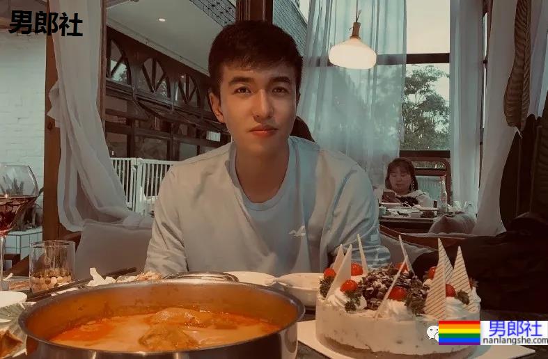 绵阳中学19岁篮球校草比丁真还帅,他的大鼻子让姐妹们不淡定了 - 51虹马 绵阳中学19岁篮球校草比丁真还帅,他的大鼻子让姐妹们不淡定了 - 51虹马