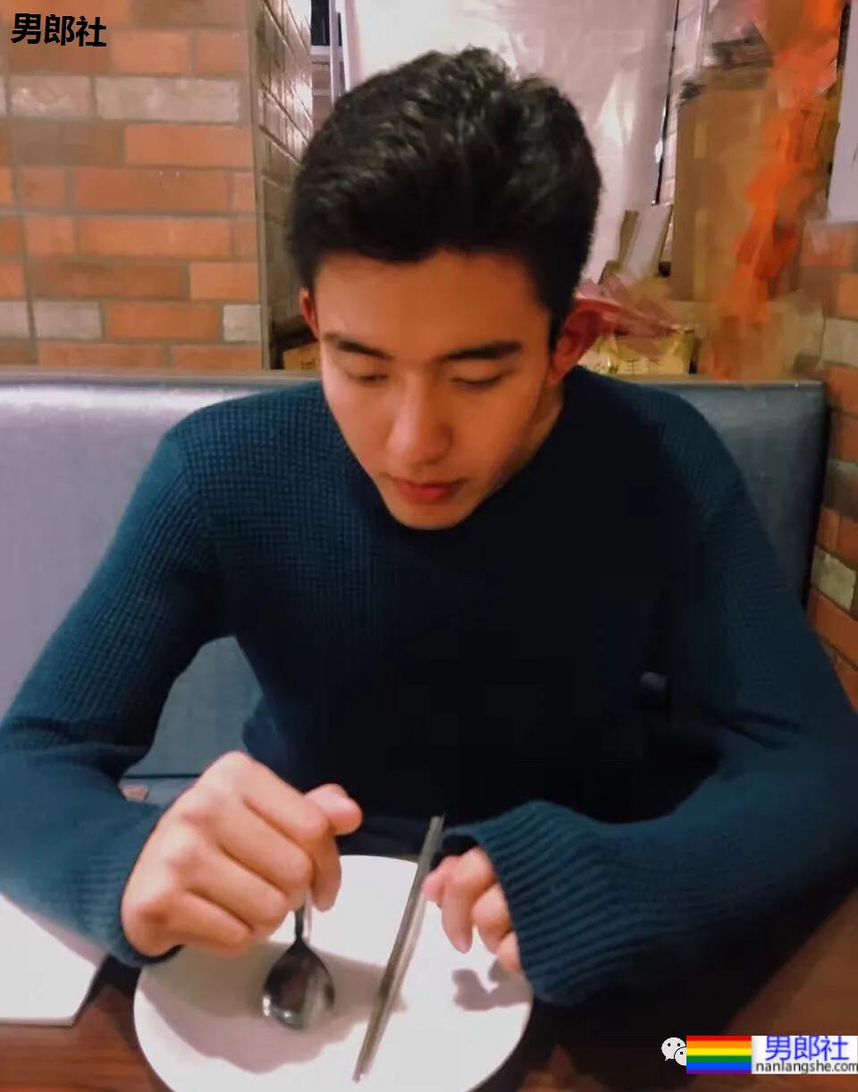 绵阳中学19岁篮球校草比丁真还帅,他的大鼻子让姐妹们不淡定了 - 51虹马 绵阳中学19岁篮球校草比丁真还帅,他的大鼻子让姐妹们不淡定了 - 51虹马