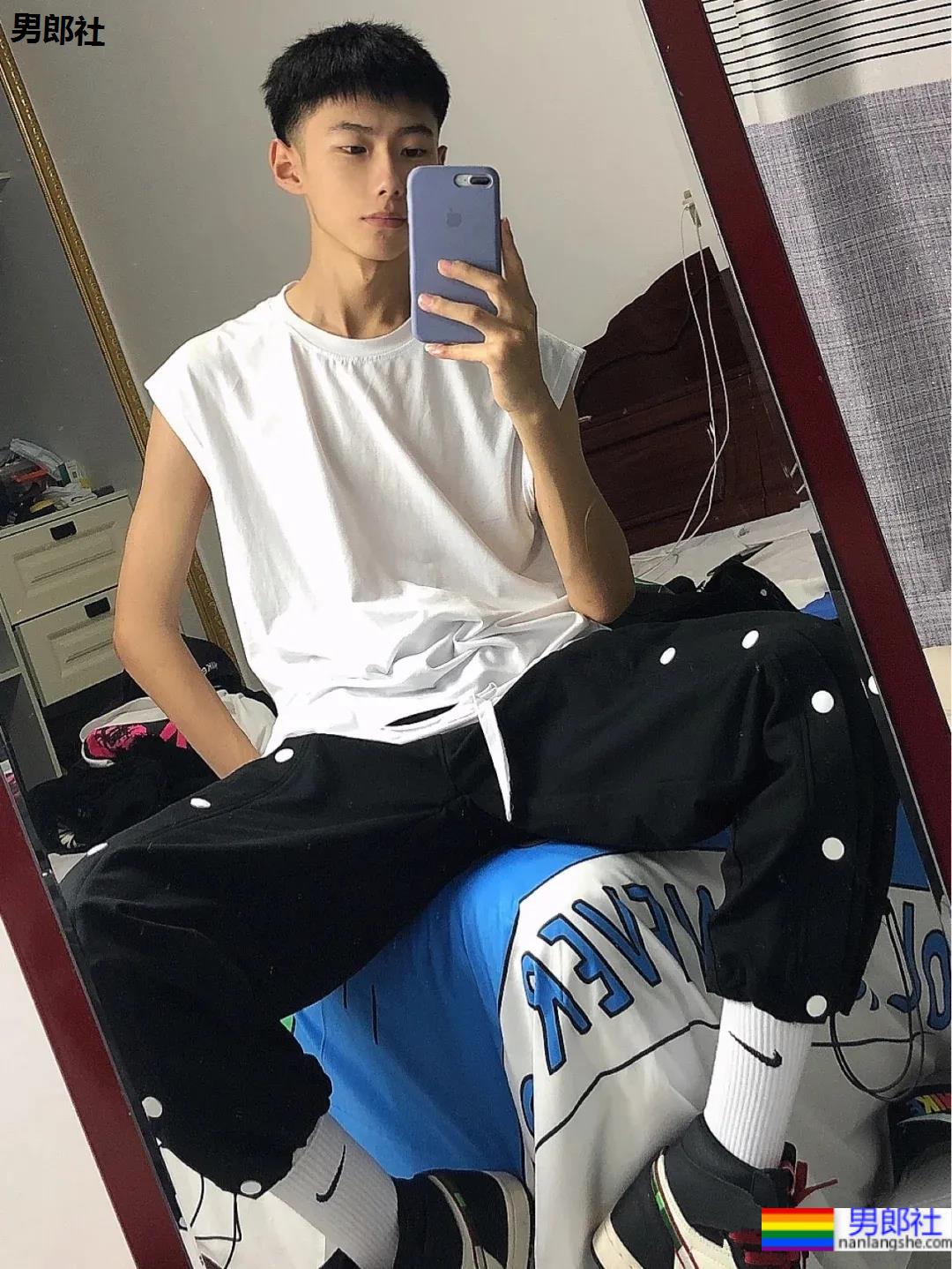 18岁清新球鞋小奶狗，满满少年感让你全程姨母笑！ - 51虹马