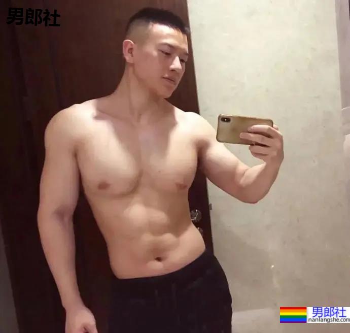 中国男生剃完寸头，也太帅太A了吧！ - 51虹马
