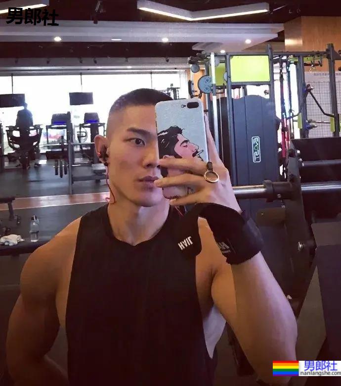 中国男生剃完寸头，也太帅太A了吧！ - 51虹马