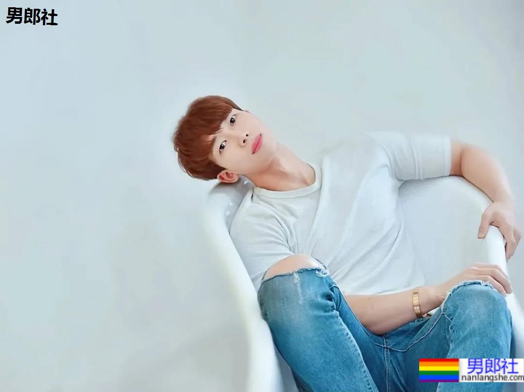 2021KR健身男模真实身材对比，是照片还是“照片”？ - 51虹马