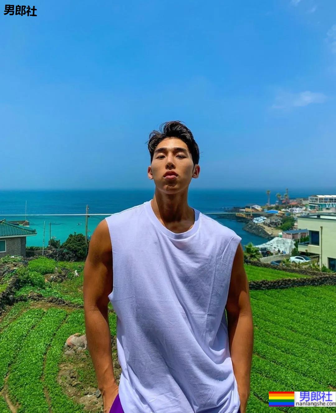 2021KR健身男模真实身材对比，是照片还是“照片”？ - 51虹马