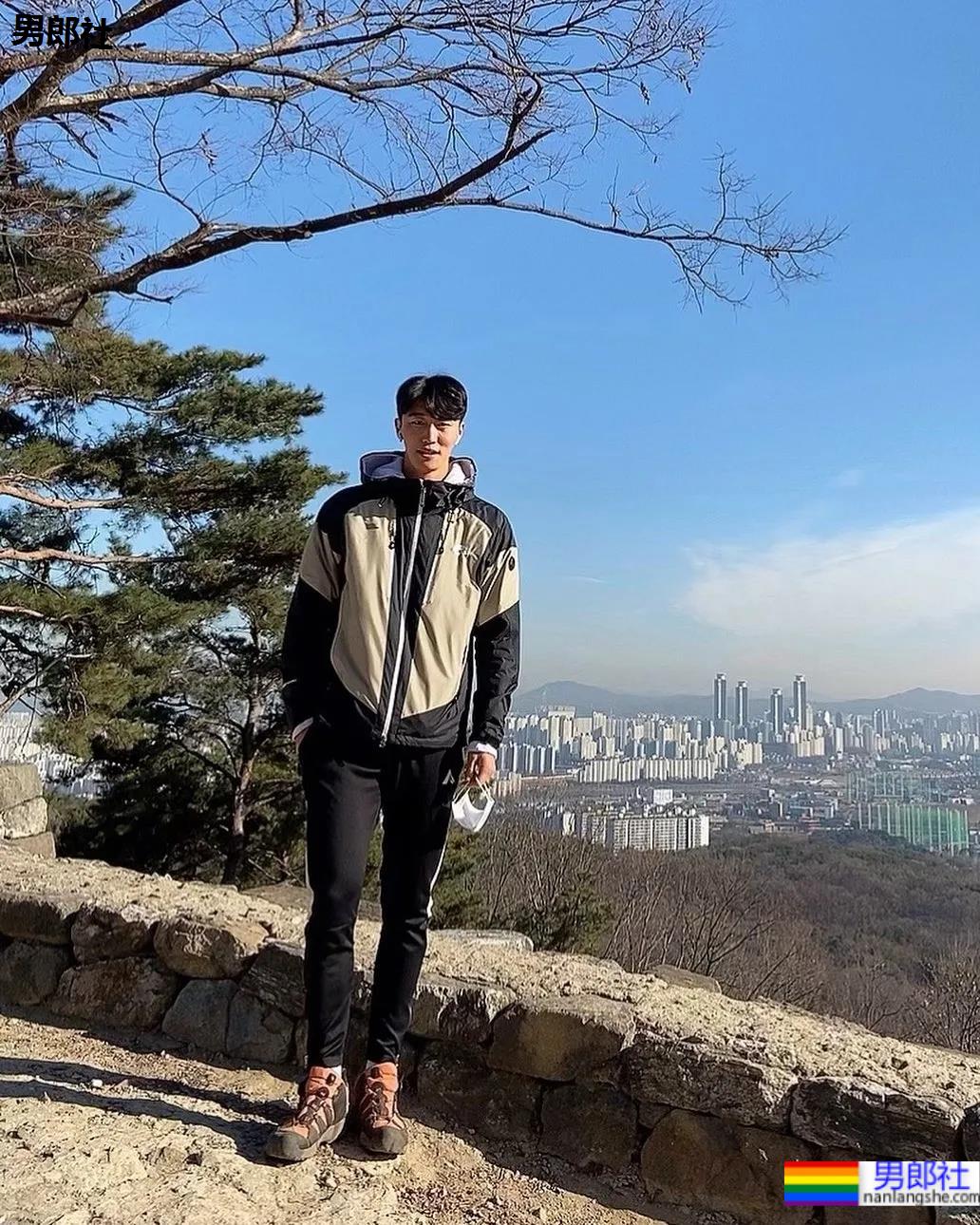 2021KR健身男模真实身材对比，是照片还是“照片”？ - 51虹马