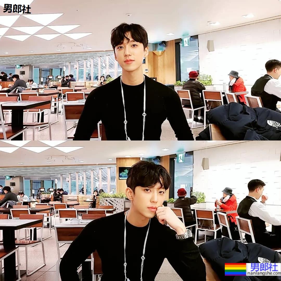 2021KR健身男模真实身材对比，是照片还是“照片”？ - 51虹马