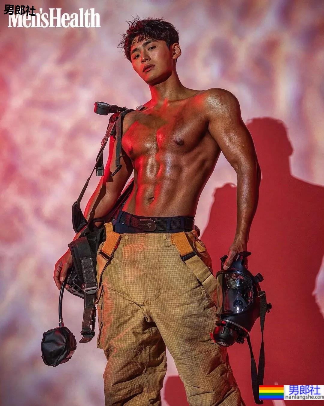 2021KR健身男模真实身材对比，是照片还是“照片”？ - 51虹马