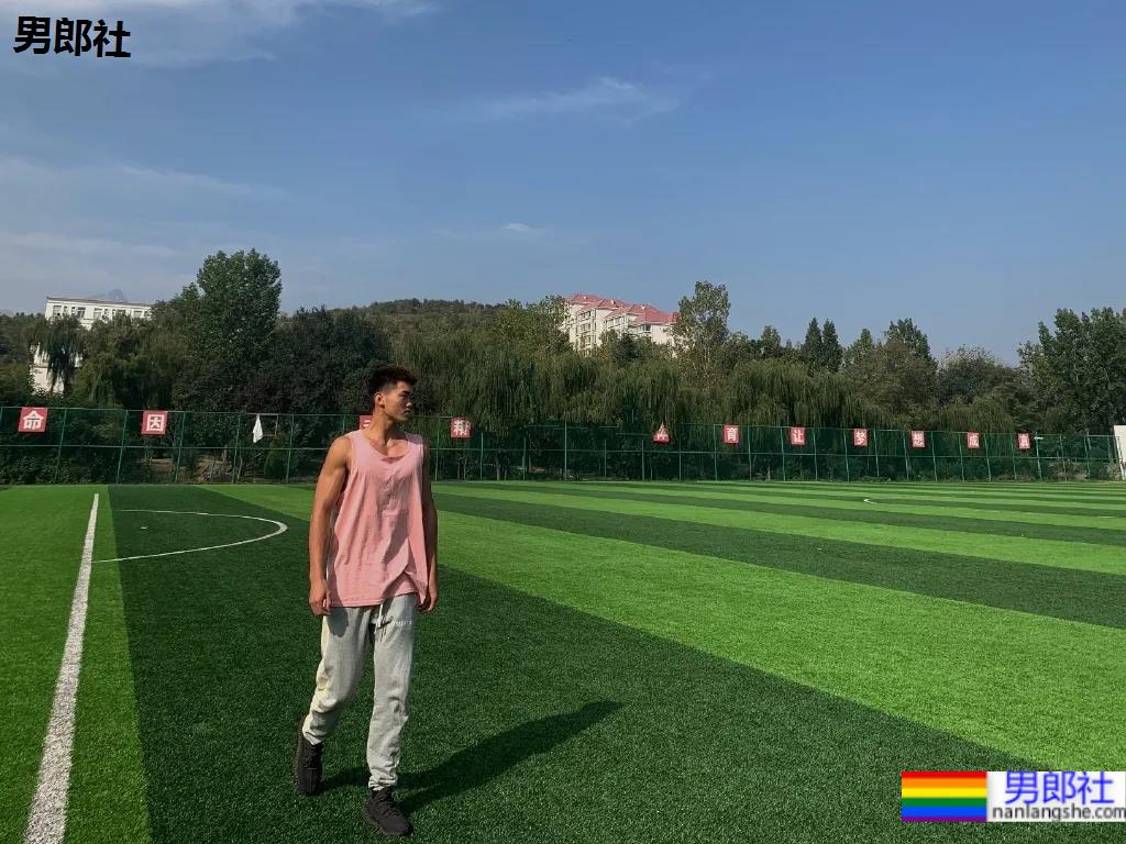 190cm郑大篮球体育生，这腹肌搓衣板集美们馋了! - 51虹马