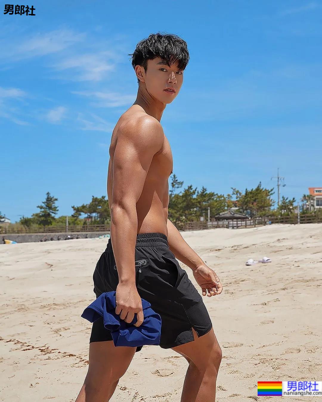 你们要的封面肌肉小哥来了,腱子肉健身私练这身材比例绝了! - 51虹马 你们要的封面肌肉小哥来了,腱子肉健身私练这身材比例绝了! - 51虹马