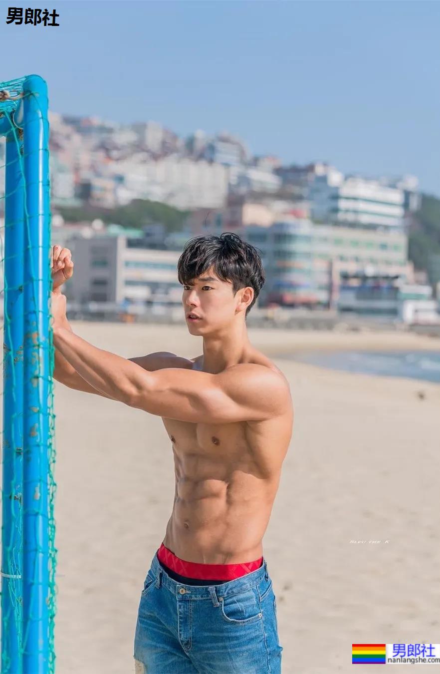 你们要的封面肌肉小哥来了,腱子肉健身私练这身材比例绝了! - 51虹马 你们要的封面肌肉小哥来了,腱子肉健身私练这身材比例绝了! - 51虹马