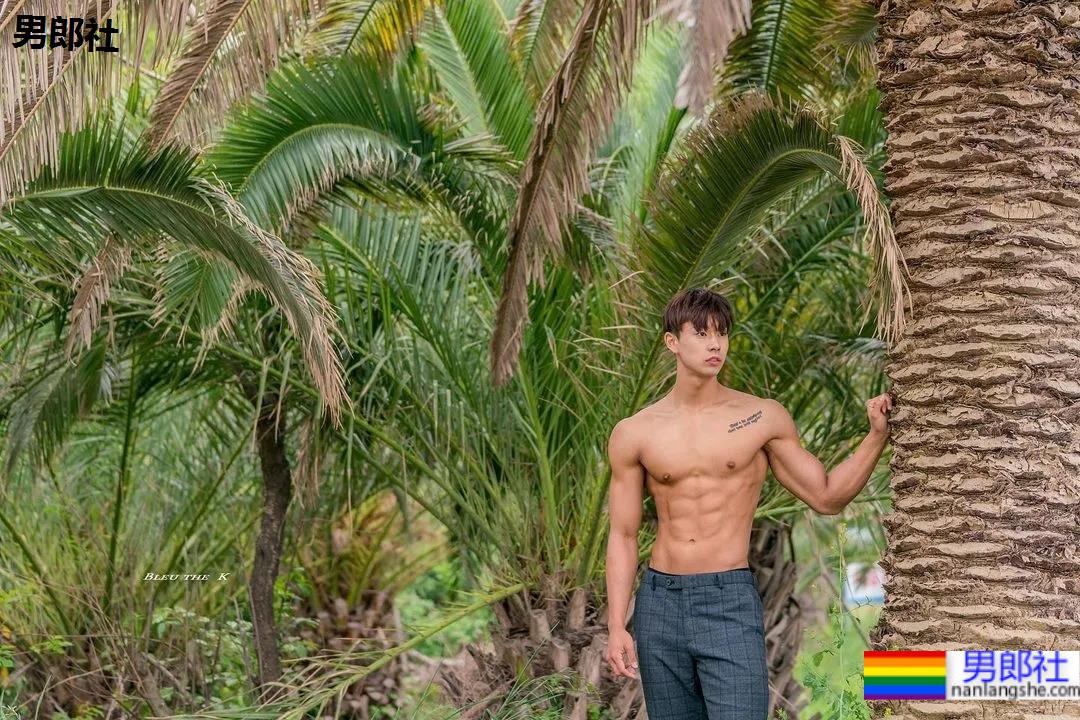 你们要的封面肌肉小哥来了,腱子肉健身私练这身材比例绝了! - 51虹马 你们要的封面肌肉小哥来了,腱子肉健身私练这身材比例绝了! - 51虹马