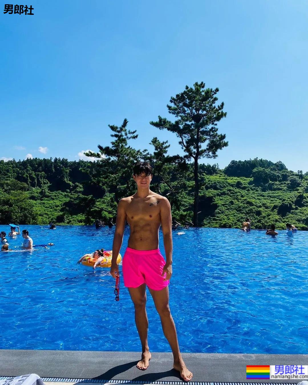 你们要的封面肌肉小哥来了,腱子肉健身私练这身材比例绝了! - 51虹马 你们要的封面肌肉小哥来了,腱子肉健身私练这身材比例绝了! - 51虹马