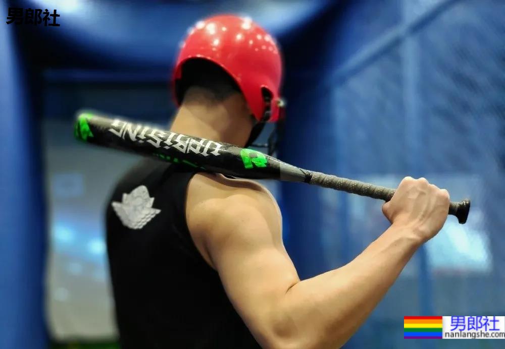 专访192cm山东篮球体育生，这身材这腹肌也太A了吧！ - 51虹马