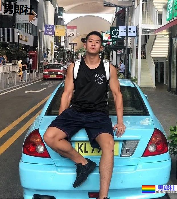 专访192cm山东篮球体育生，这身材这腹肌也太A了吧！ - 51虹马