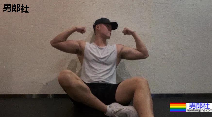 专访192cm山东篮球体育生，这身材这腹肌也太A了吧！ - 51虹马