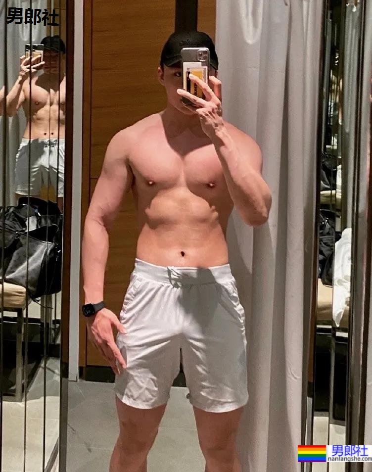 专访山东大帅哥冠宇：成为网红名媛，被别人明码标价是怎样的心情？ - 51虹马