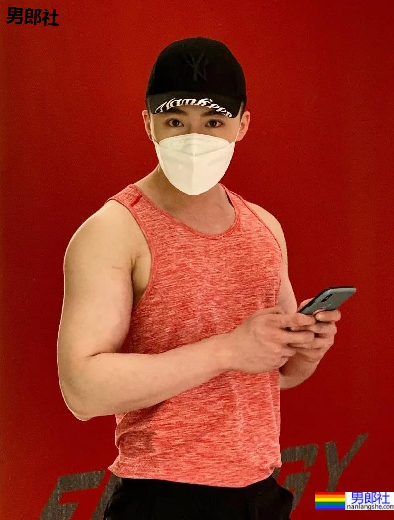 专访山东大帅哥冠宇：成为网红名媛，被别人明码标价是怎样的心情？ - 51虹马