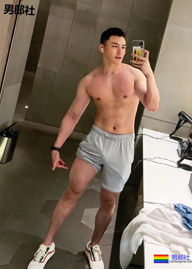 专访山东大帅哥冠宇：成为网红名媛，被别人明码标价是怎样的心情？ - 51虹马