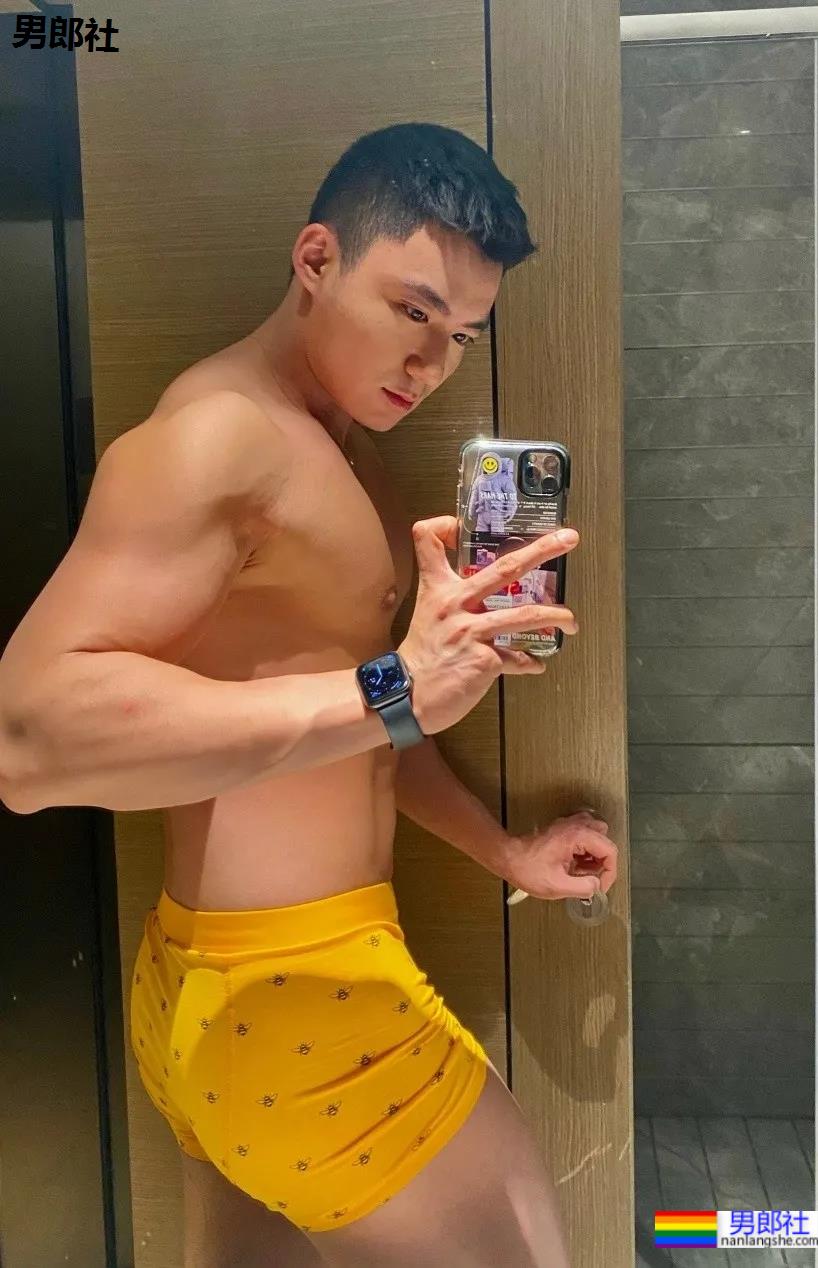 专访山东大帅哥冠宇：成为网红名媛，被别人明码标价是怎样的心情？ - 51虹马