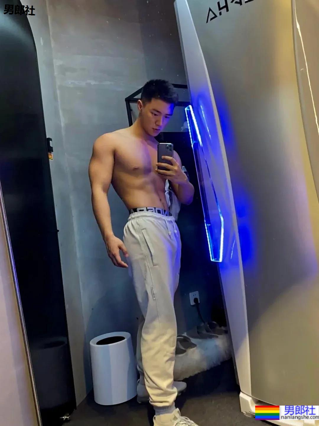 寸头小狼狗，健身成果，你打多少分？ - 51虹马