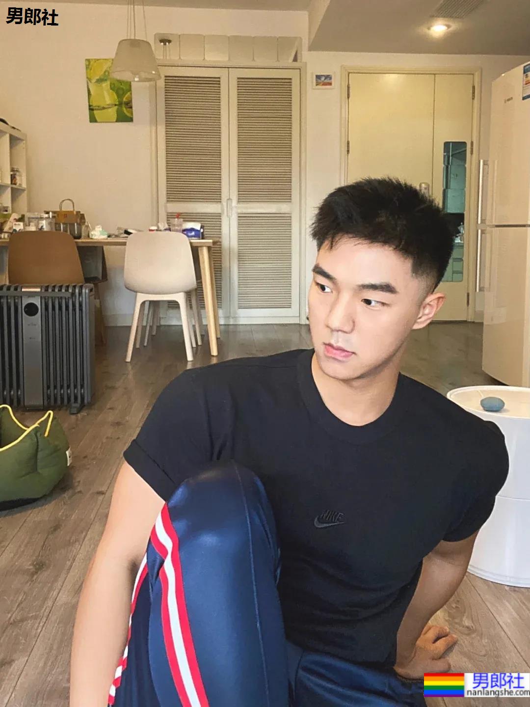 寸头小狼狗，健身成果，你打多少分？ - 51虹马