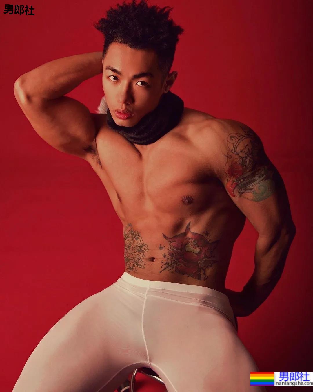 肌肉美术生拍荷尔蒙大片，这也太太太太太帅了！-51虹马