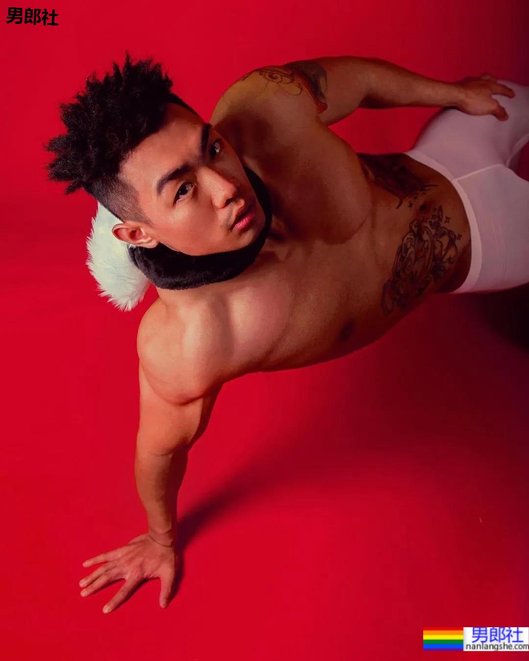 肌肉美术生拍荷尔蒙大片，这也太太太太太帅了！ - 51虹马